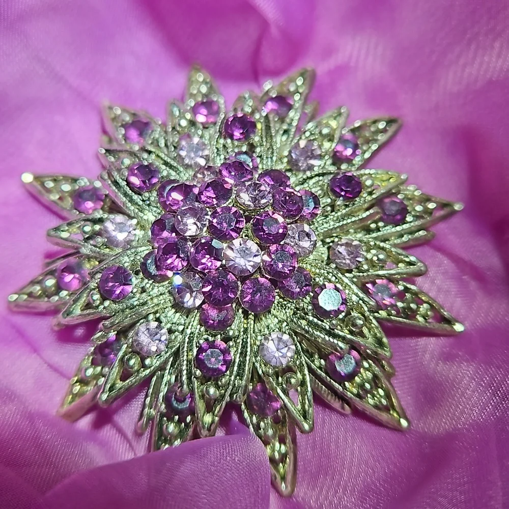 Vintage purple rhinestone brooch - Picture 1 of 5